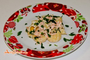 makarona-me-salmon-pjate-pare-receta-gatimi-4